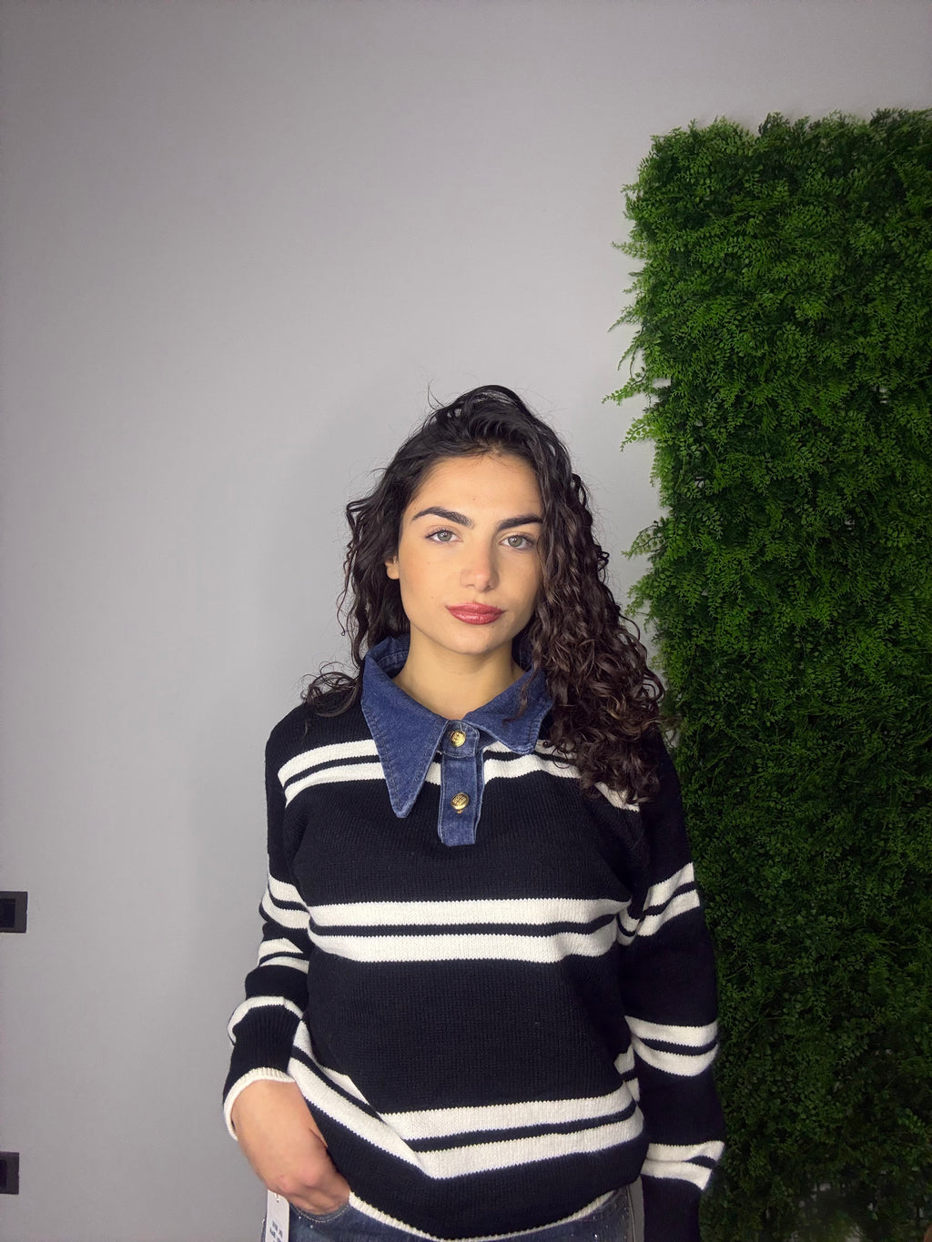 Maglioncino con colletto denim