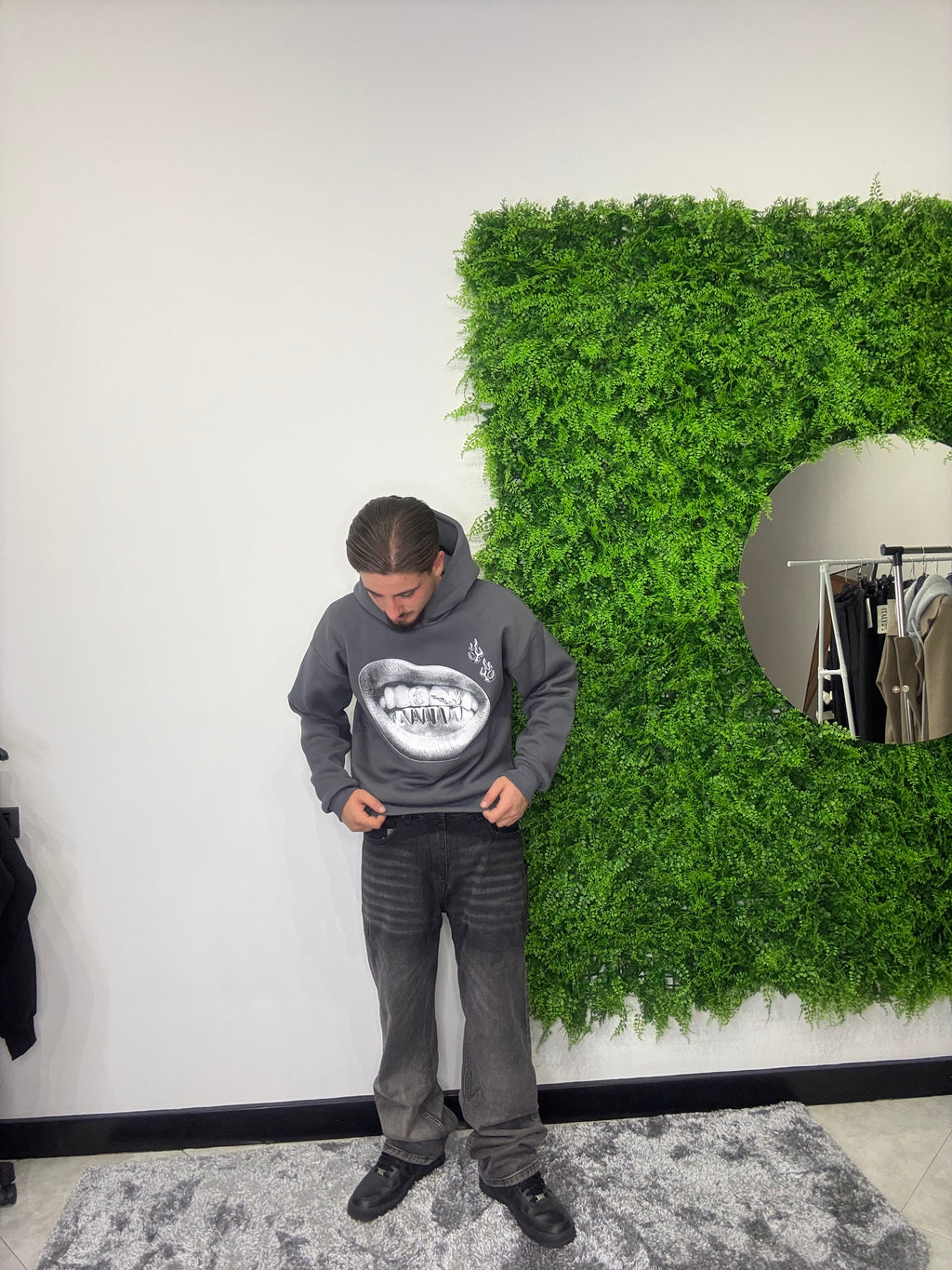 Felpa con stampa grafica