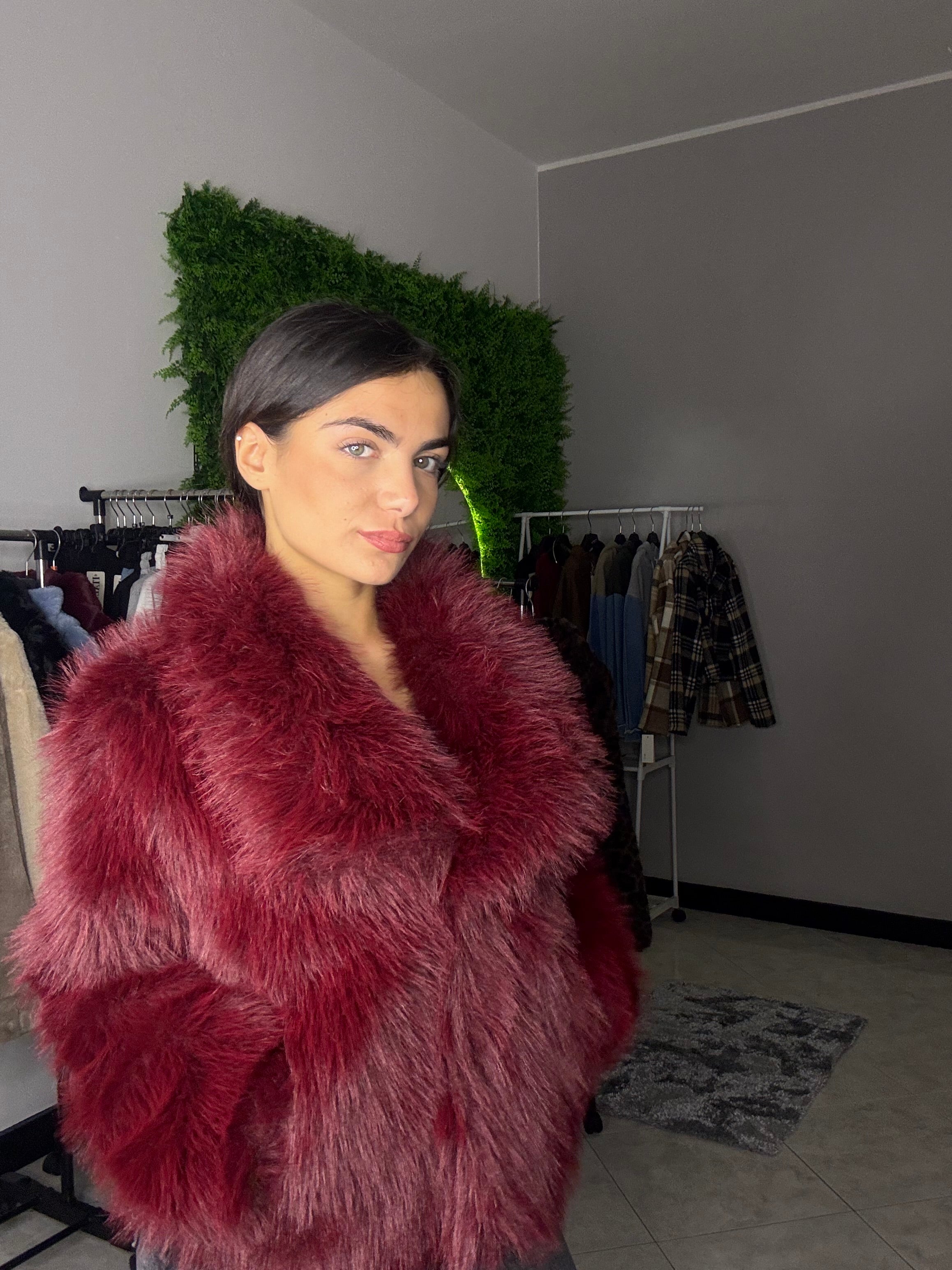 Pelliccia pelo lungo bordeaux