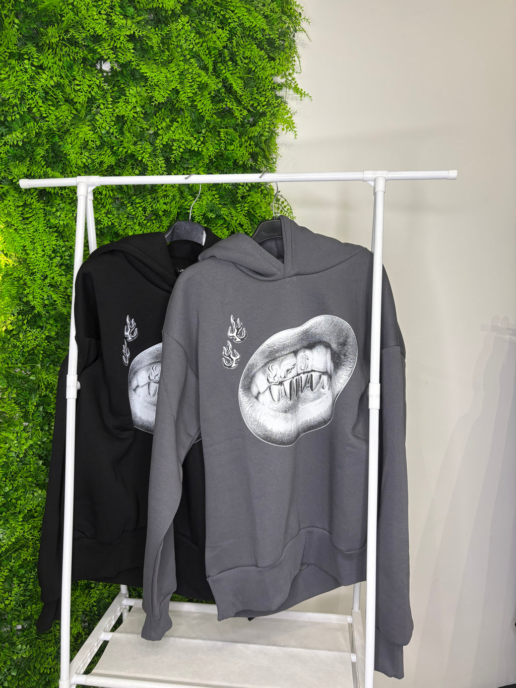 Felpa con stampa grafica