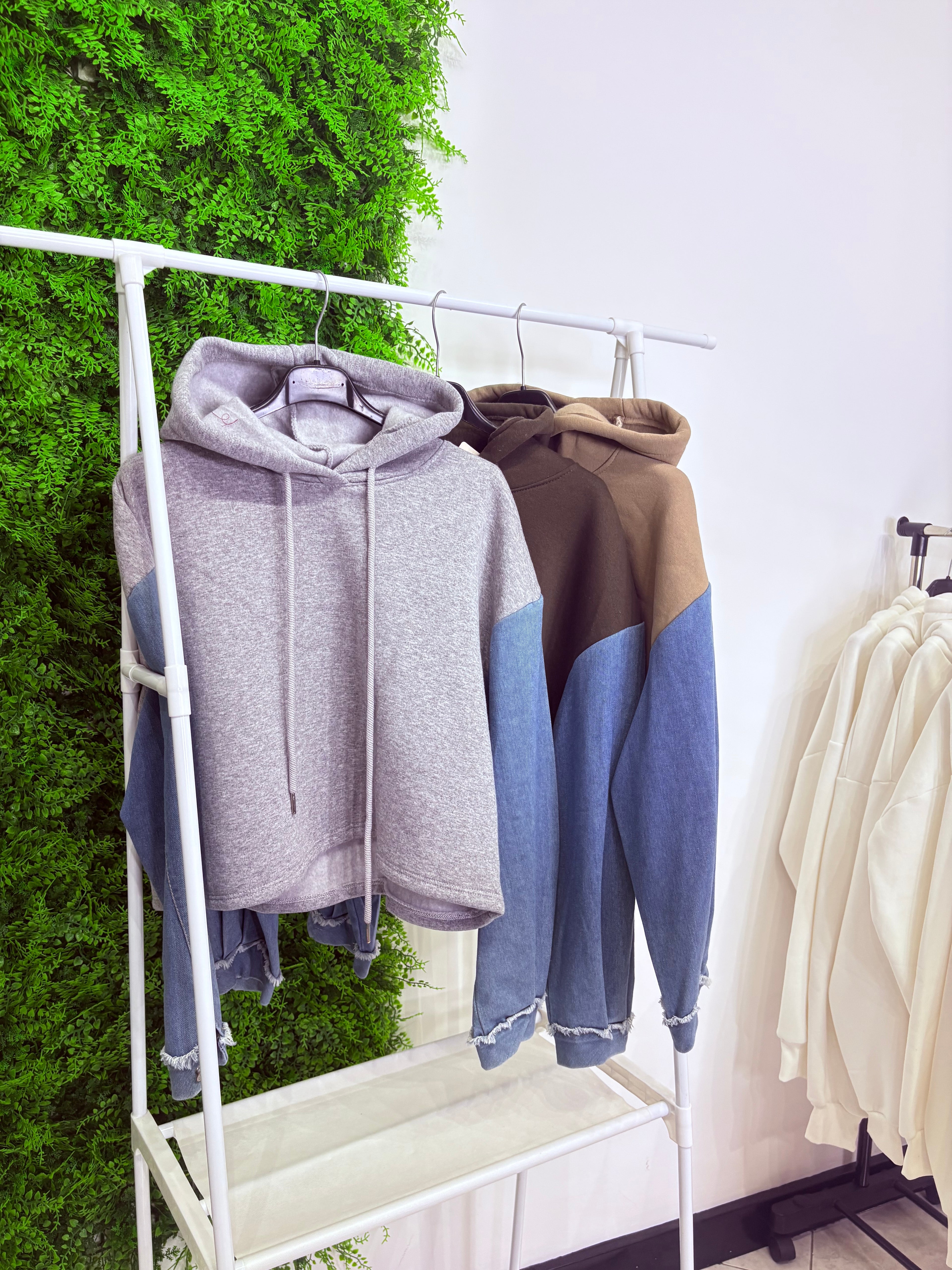 Felpa con maniche in jeans